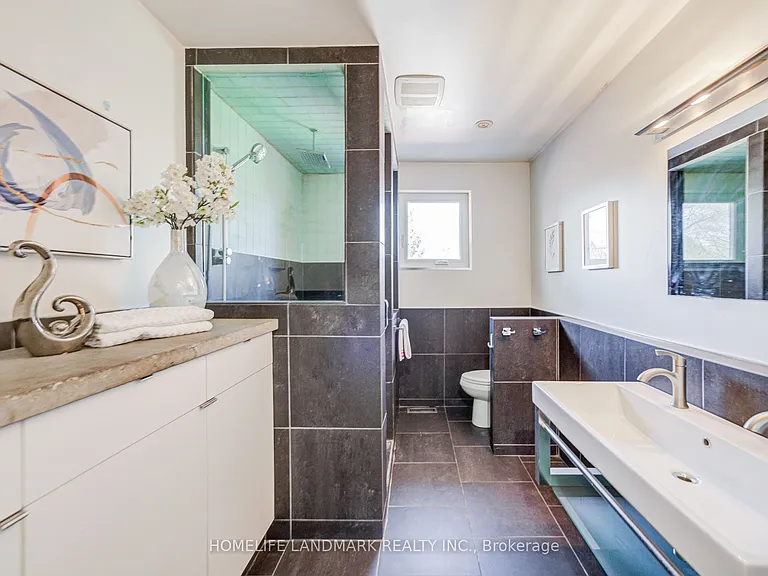 1608 Sherwood Forrest Cir — Photo 38