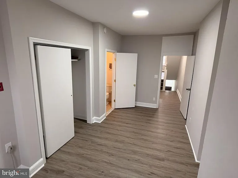 2917 W Girard Ave #2 — Photo 12