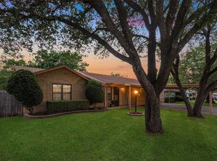 6521 Summit Ridge Dr, Watauga, TX 76148