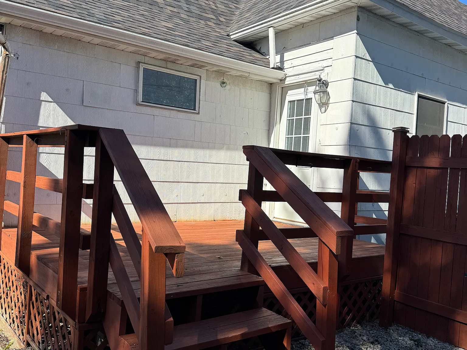 3 bed, 1000 sqft, $900 — Photo 2