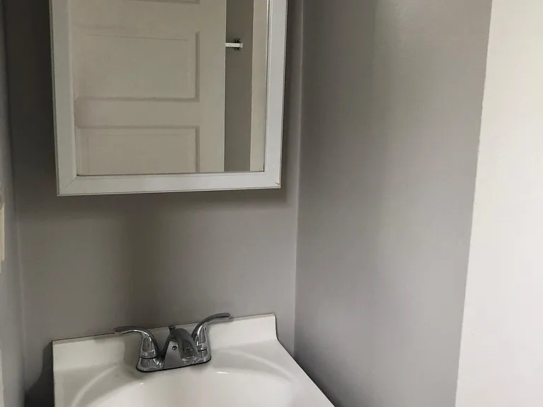2314 W Winnemac Ave #2R — Photo 7