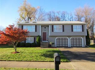 130 Pheasant Rd, West Haven, CT 06516