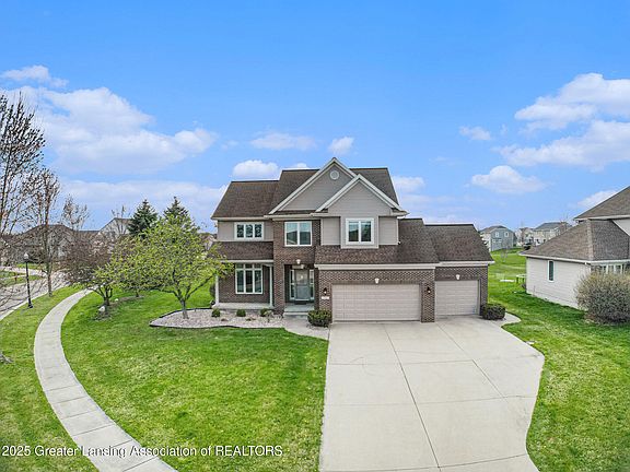 3rd image of 1243 Berkshire Dr