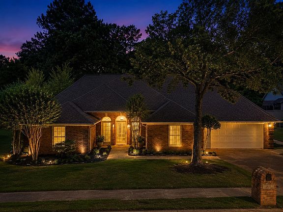 2nd image of 3031 Stonecrest Cir