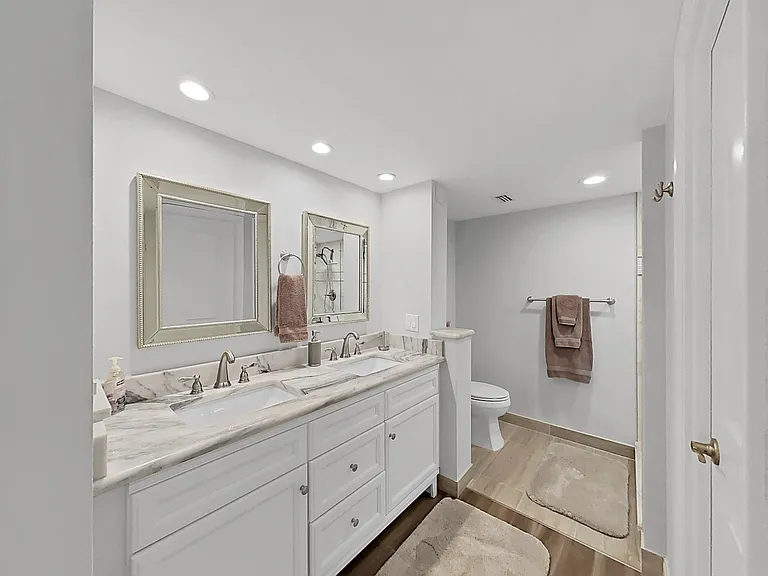 2620 Cove Cay Dr #403 — Photo 11