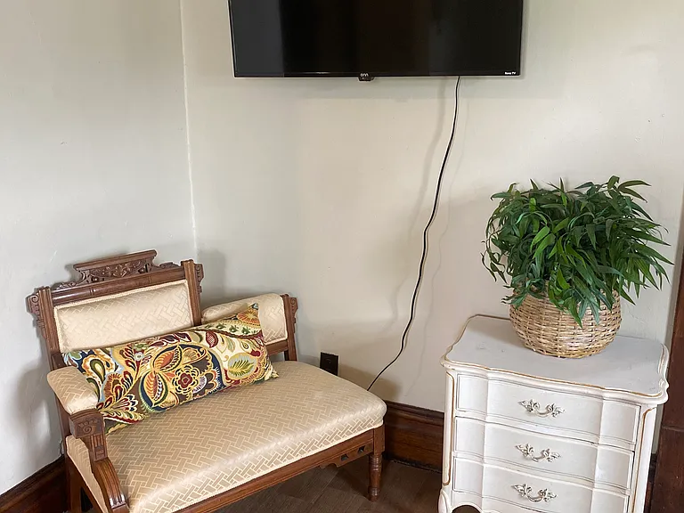 545 E Buchtel Ave — Photo 5