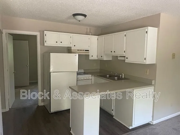 118 Reece Ct #H — Photo 2