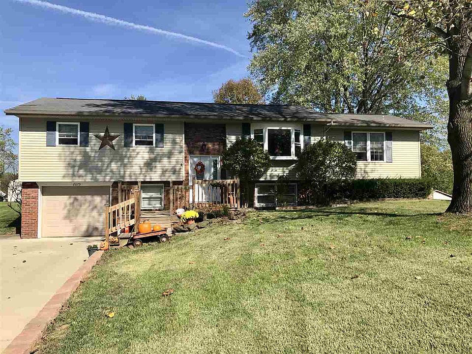 1st image of 2075 E Nixon Dr