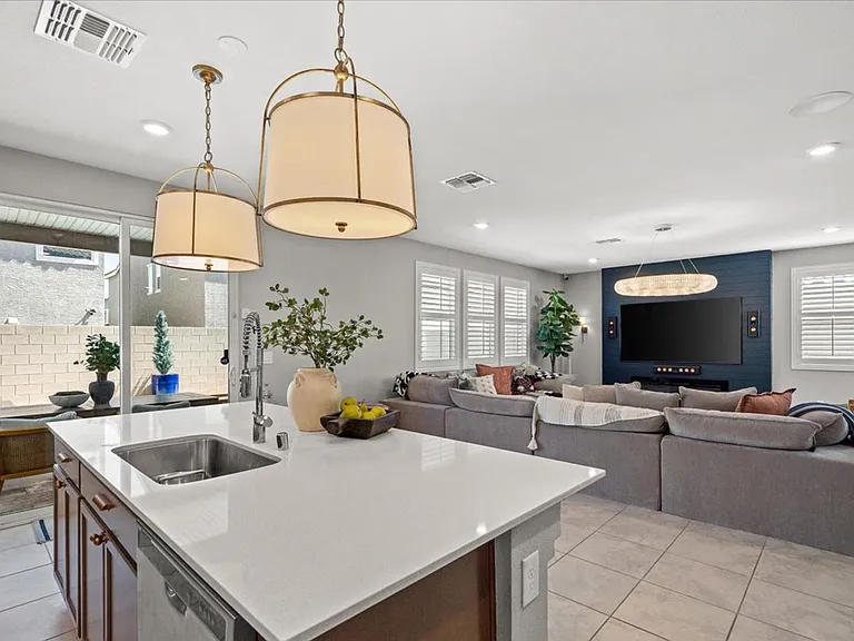7014 Solano Canyon Ave — Photo 12