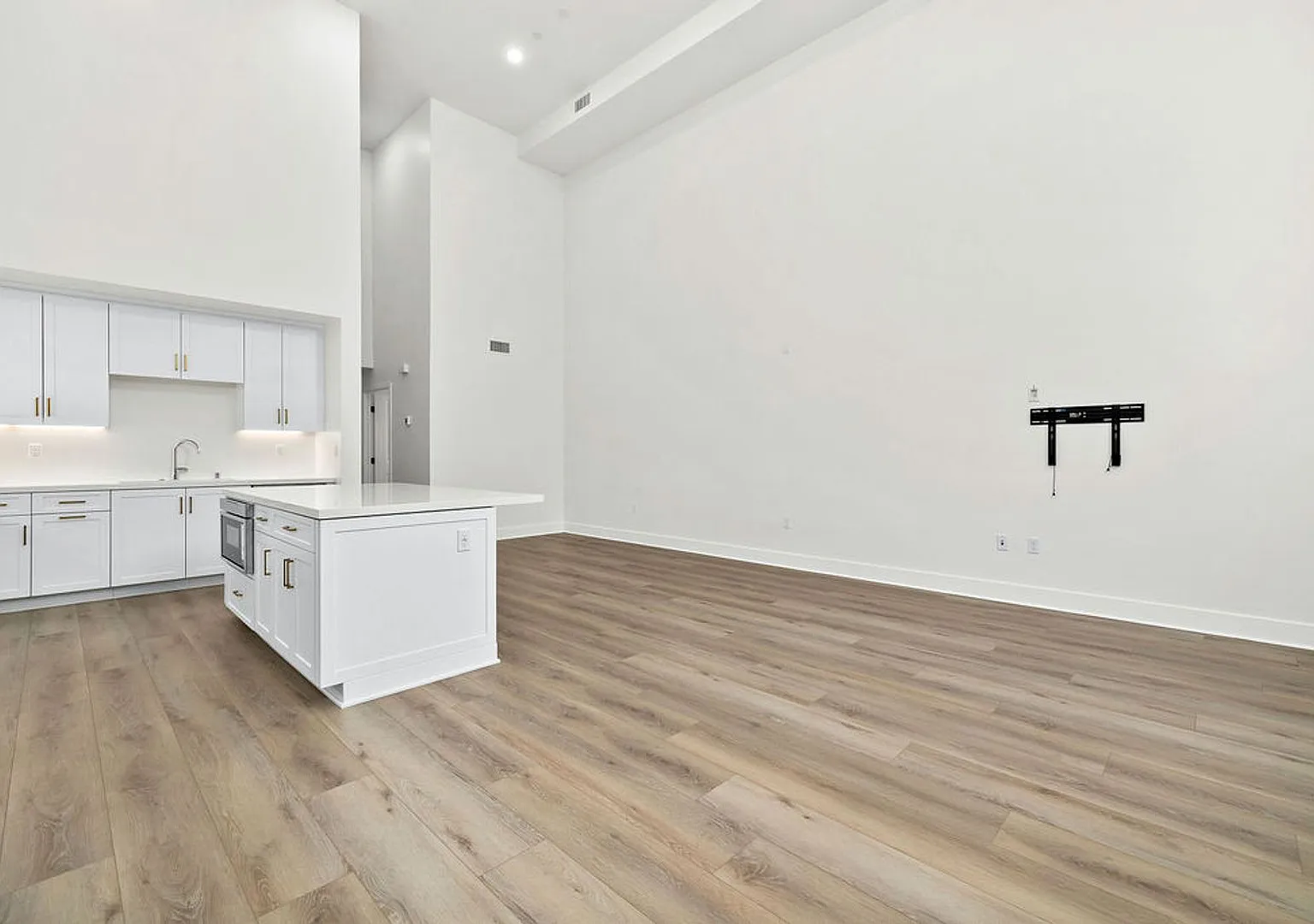 Brand-New Luxury Coastal Loft w/ Ocean Views in Dana Point's Lantern District — Photo 3