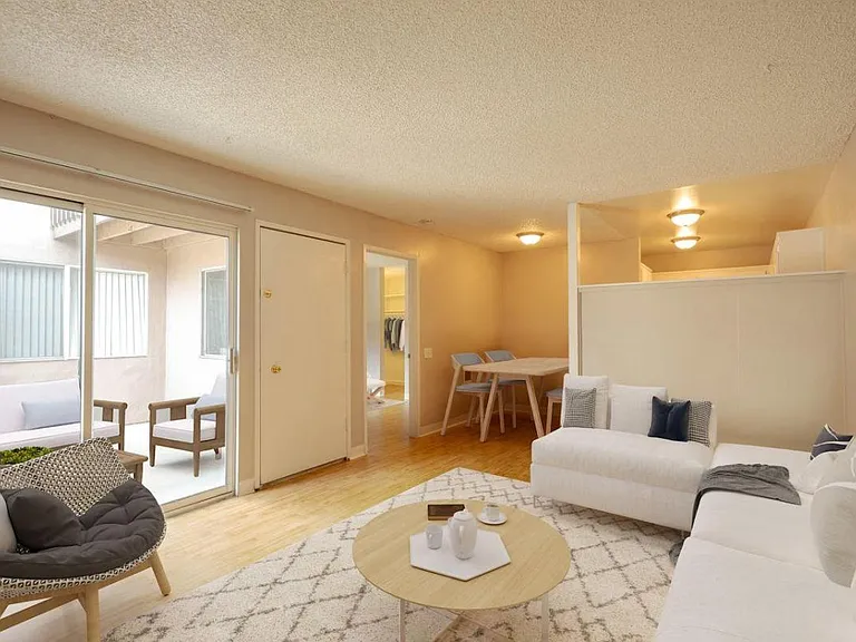 200 Button St — Photo 3