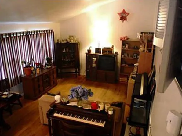 34 Price Dr, Edison, NJ 08817