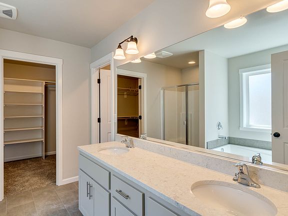 4th image of 10527 NE 103rd St