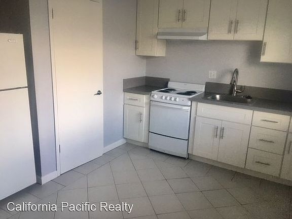 4th image of 21825 Thelma St APT 3