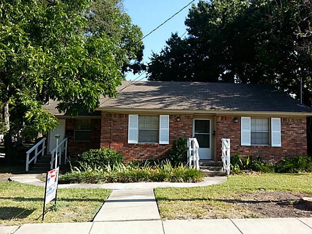 1st image of 1004 W Lamar St