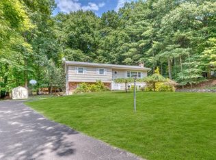 5 Cherry Cir, Pomona, NY 10970