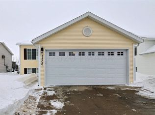 5506 18th St S, Fargo, ND