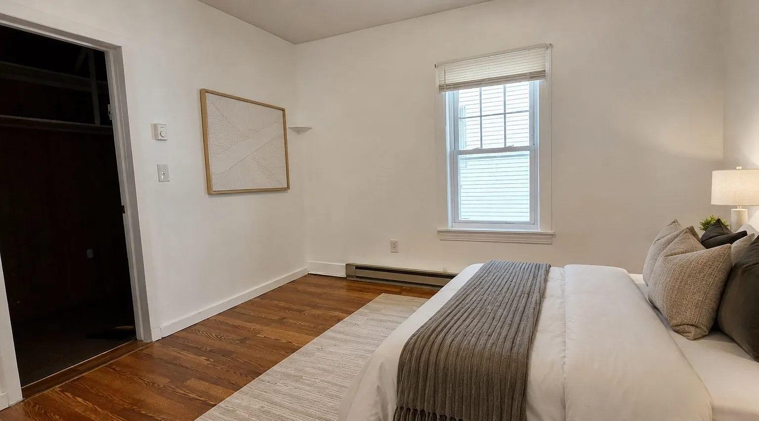 3 bed, 1.0 bath, 1066 sqft, $1,950 — Photo 3