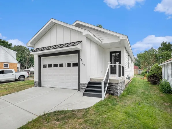 2048 Wyoming Ave SW, Wyoming, MI 49519