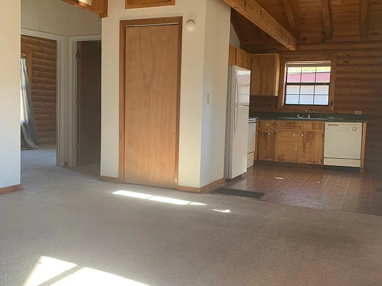 700 E Madison St #1-10 — Photo 4