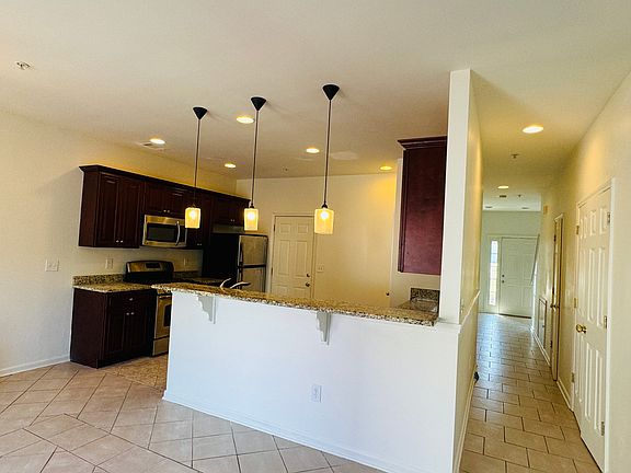 4th image of 124 Creekwood Dr