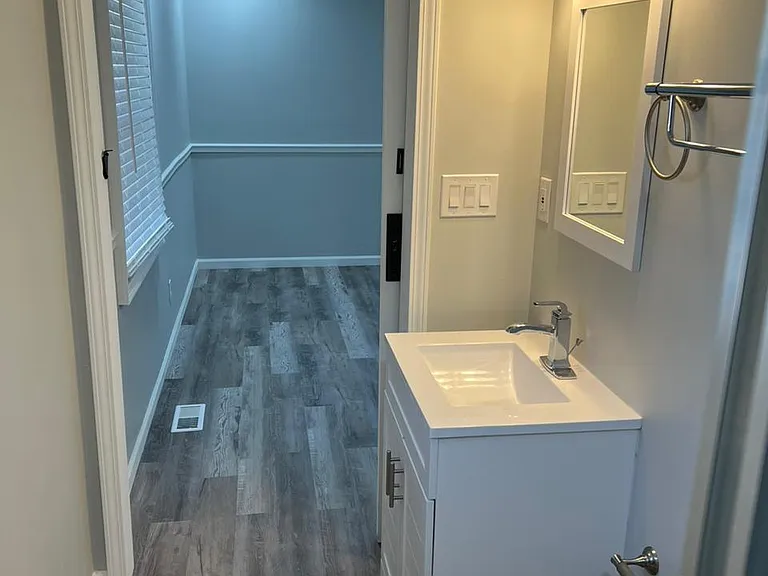 207 Herbert St — Photo 24
