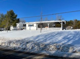 638 Prospect St, Champlain, NY 12919