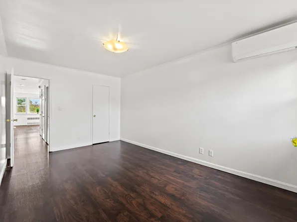 5-39 117th Street image 13 of 28