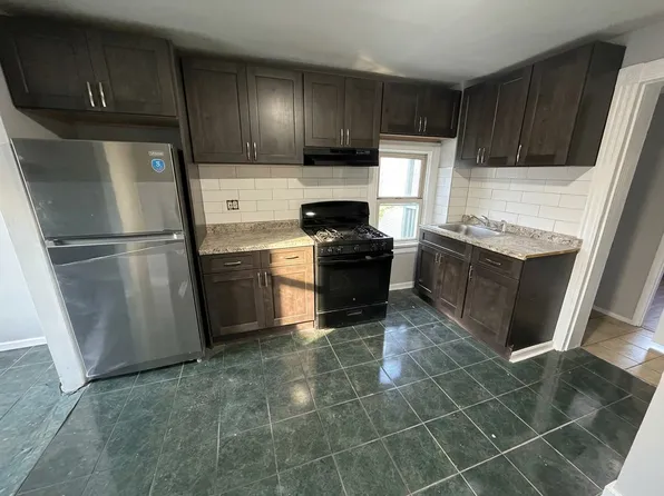 21 Hartley St Floor 2, Montclair, NJ 07042