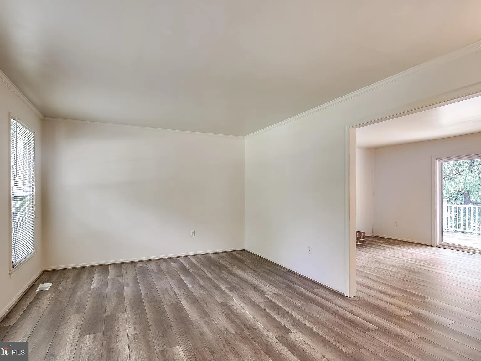 4 bed, 3.5 bath, 1976 sqft, $3,500 — Photo 3