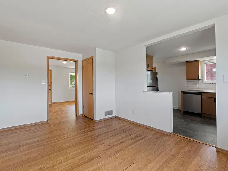 115 Green Glen Dr — Photo 9