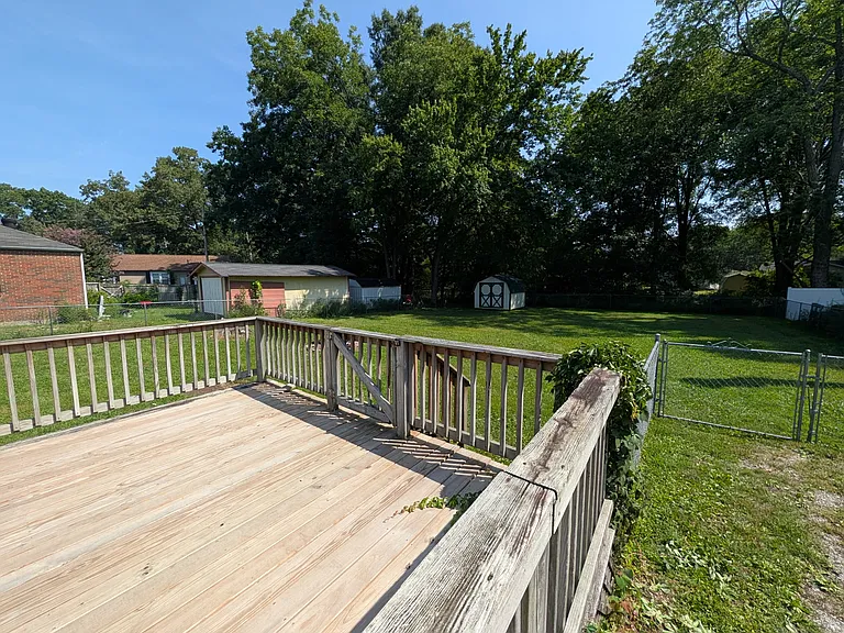 600 N Anderson St — Photo 15