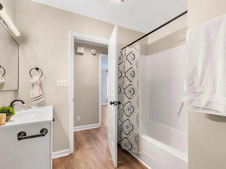 113 Arcadia Ln #B — Photo 12