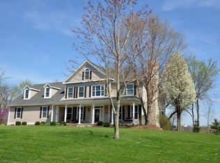 36594 River Oaks Cir, Cumming, IA 50061