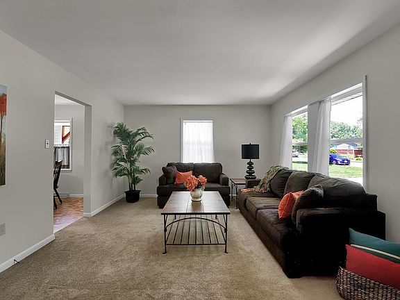 4th image of 5004 Alicia Dr