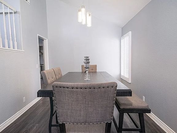 3rd image of 2499 Sandalwood Dr