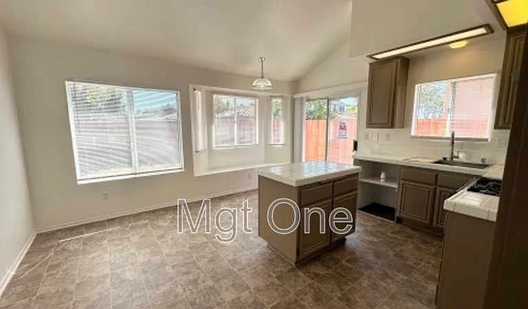 12780 Pan Am Blvd — Photo 4