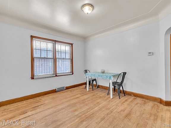5th image of 13991 Whitcomb St