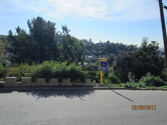2nd image of 3112 Johnston St