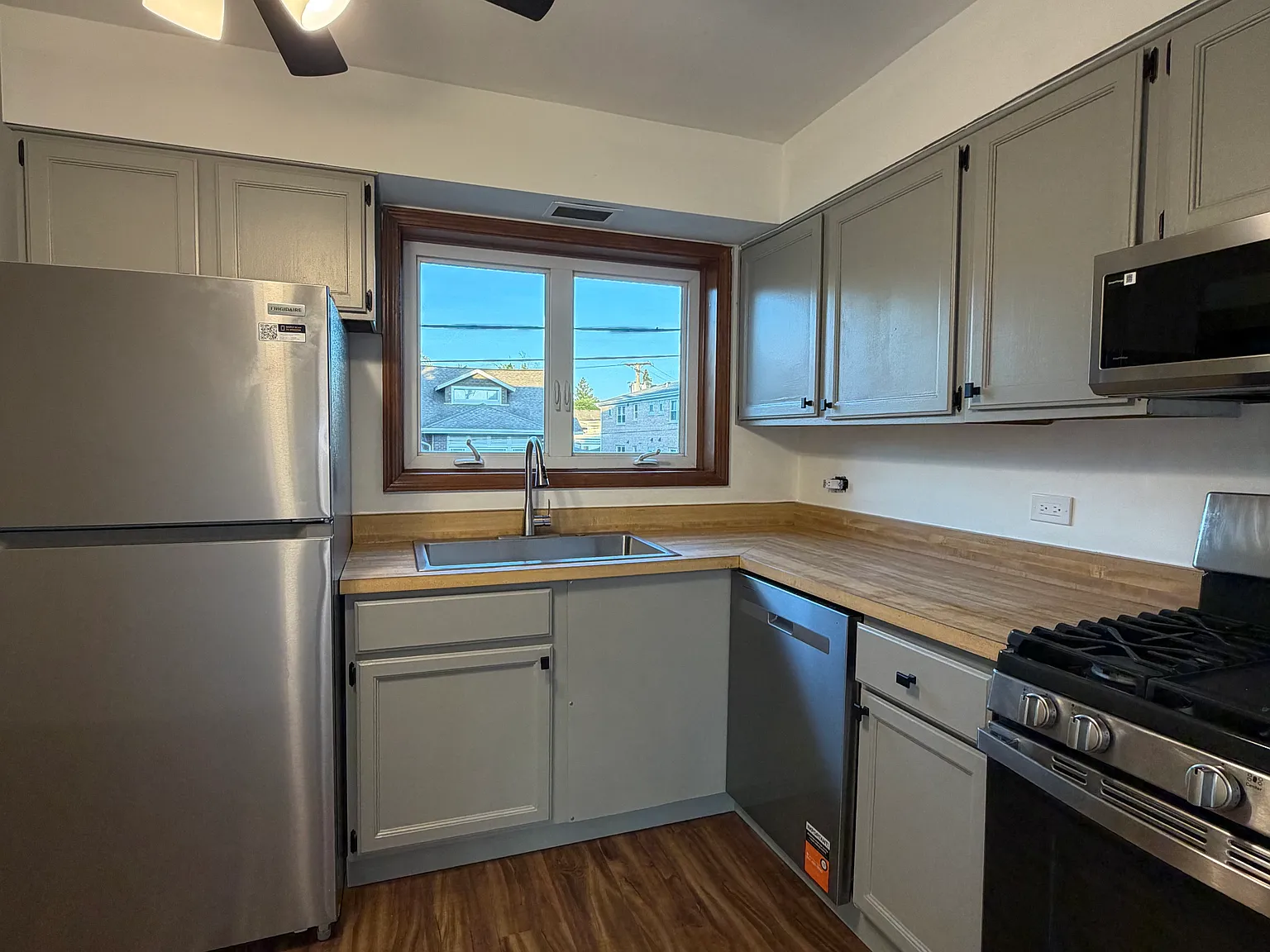 1 bed, 700 sqft, $1,600 — Photo 4