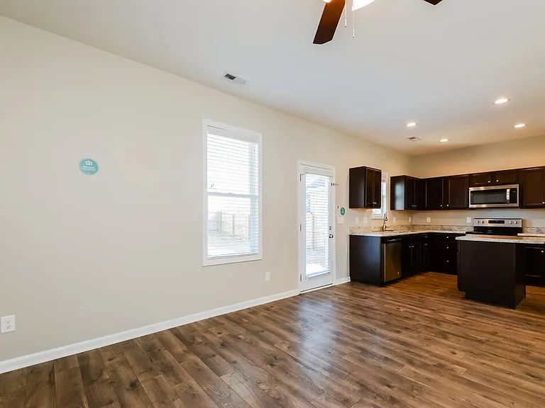 138 Sunfish St — Photo 5
