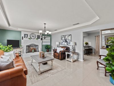 811 Ladner Ln, Desoto, TX, 75115