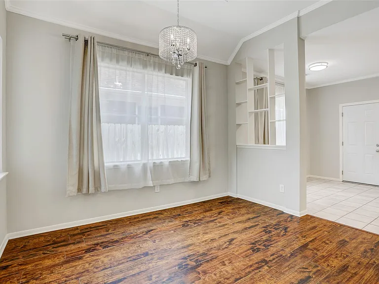 35 Tranquil Glade Pl — Photo 11