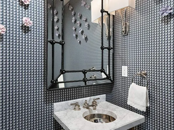 823 Park Avenue image 6 of 13