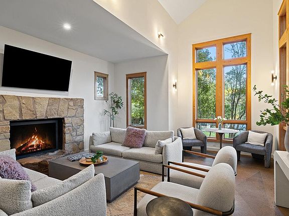 4th image of 10908 River Terrace Cir