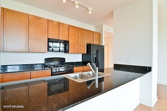 5th image of 233 E 13th St APT 707