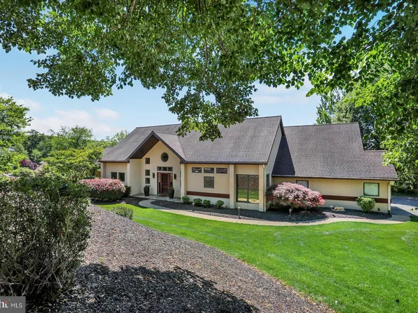 3350 Saint Johns Ct, York, PA 17406