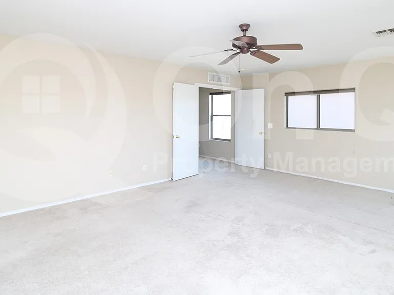 699 E Springfield Pl — Photo 12