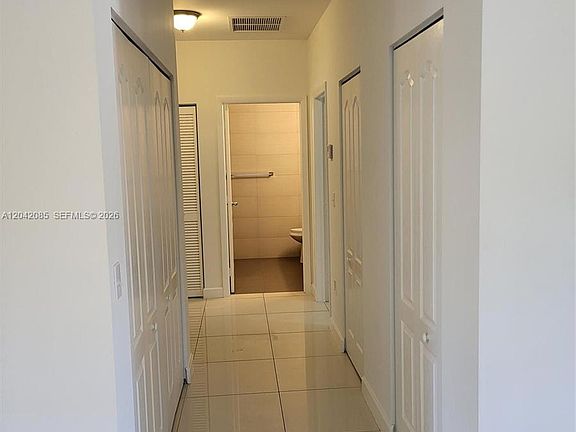 4th image of 1029 SW 11th Ave