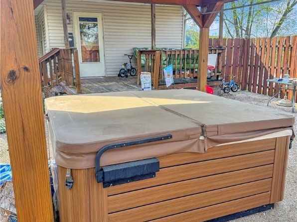 147 Indiana Ave, Chester, WV 26034